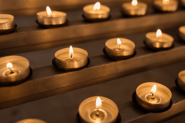 ¿Qué hacer si tu ser querido fallece en casa?